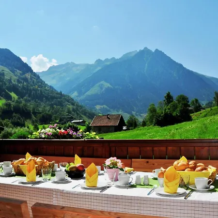 Dağ evi Luxury Chalet In Salzburgerland With Sauna